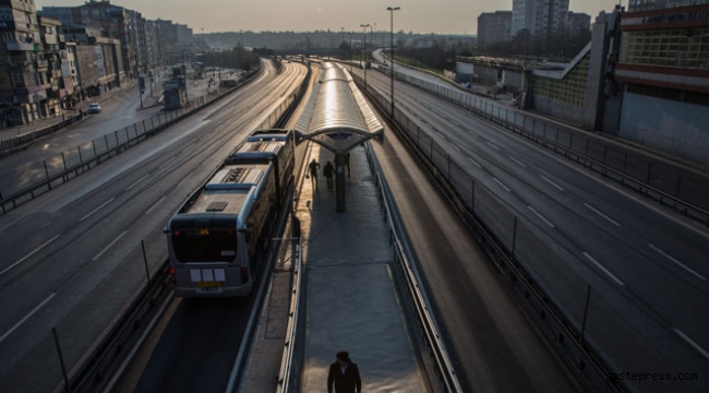 Sokağa çıkma yasağının ardından İstanbul'da yollar boş kaldı