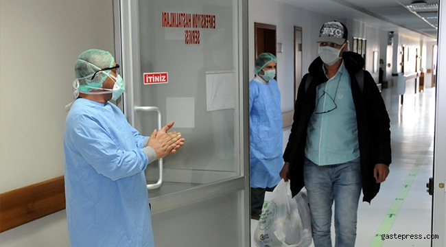 Virüsü yenen İranlı Zeighami, alkışlarla taburcu edildi