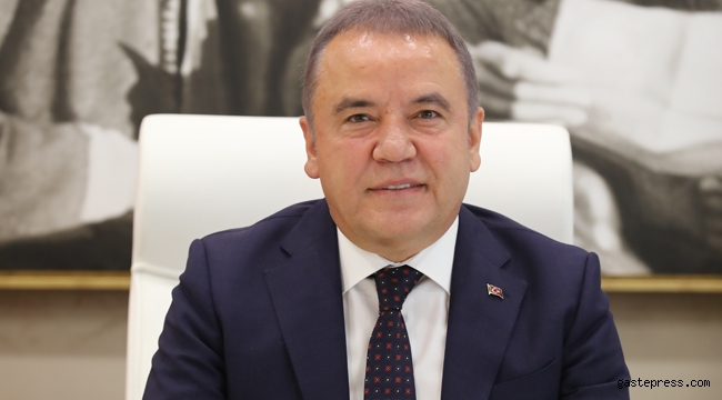 Antalya'da Başkan Muhittin Böcek'ten Bayram Mesajı!