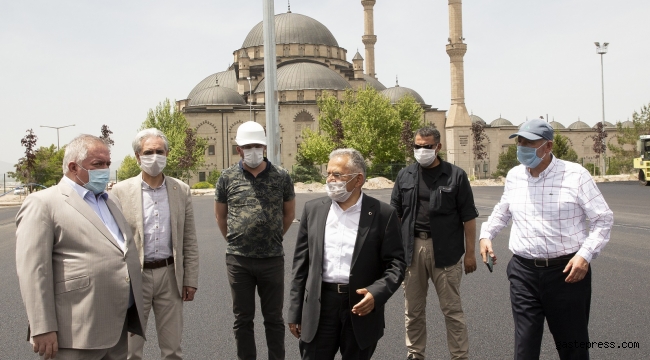 Başkan Büyükkılıç, OSB Fuar ve Kongre Merkezi çevresinde yapılan çalışmaları takip etti