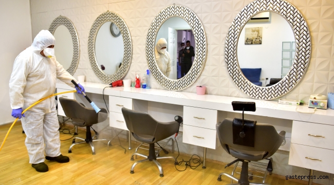 Bornova’da berber, kuaför ve güzellik salonlarına dezenfeksiyon