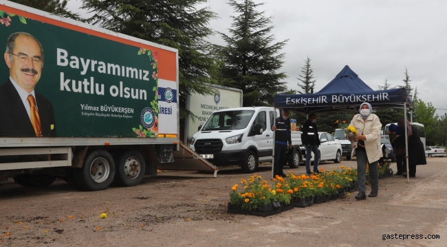 Bu Bayram da Çiçekler Eskişehir Büyükşehir'den