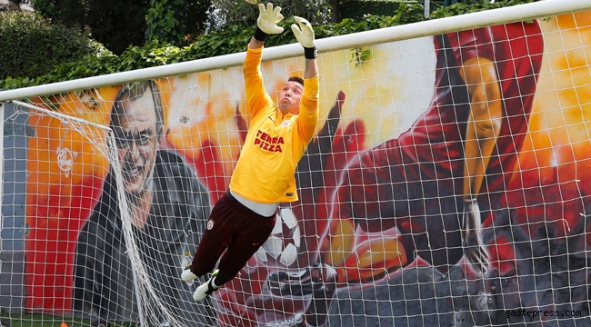 Galatasaray'dan sosyal mesafeli antrenmanlar başladı!