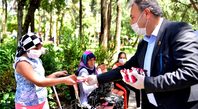 İzmir Bornova'da Başkan Amca ile parkta!