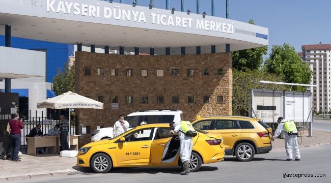 Kayseri Büyükşehir Belediyesi, dezenfekte çalışmalarına hızla devam ediyor