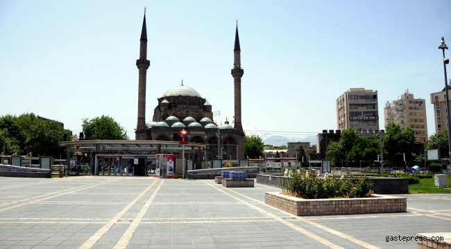 Kayseri'de 3'üncü günde de cadde ve sokaklar boş kaldı