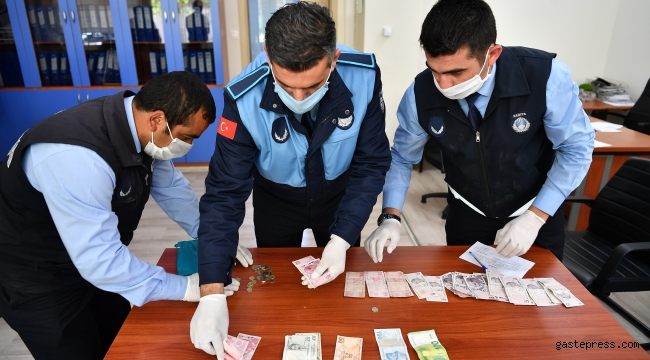 Kayseri'de Dilenci Dövizle Yakalandı