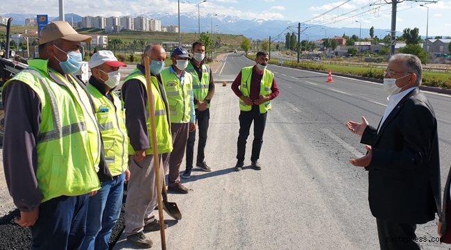 Kayseri'de Memduh Başkan "Hizmet Bizden, Evde Kalmak Sizden"
