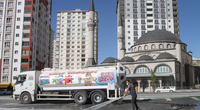 Kayseri Talas'ta Cuma Hazırlıkları Tamam