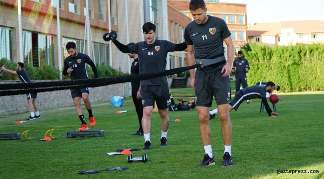 Kayserispor antrenmanlarını sürdürüyor