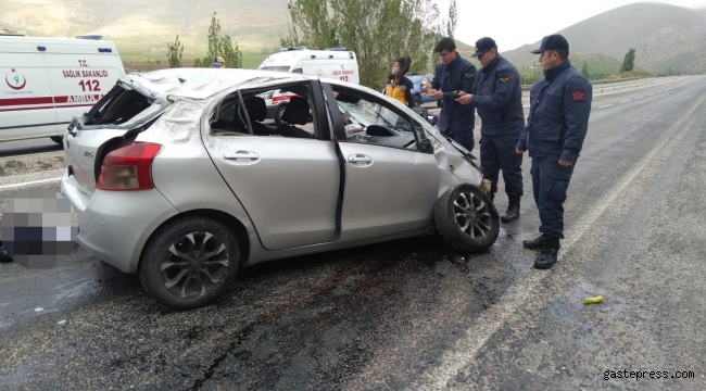 Kontrolden çıkan otomobil takla attı: 1 ölü, 2 yaralı