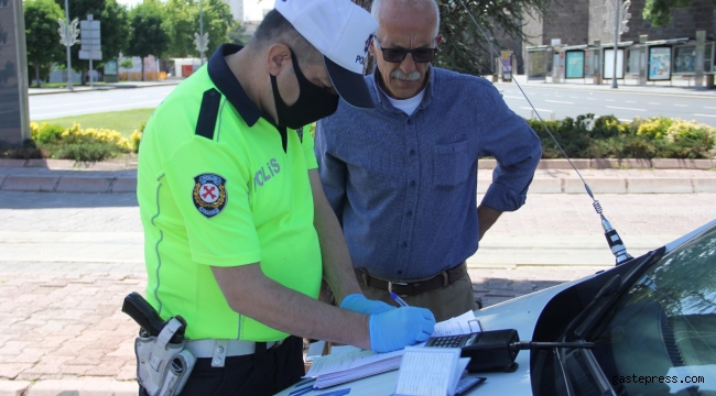 Otomobille markete giden çifte 6 bin 300 TL para cezası