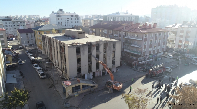 Sivas Belediyesi Kaçak Yapıya Geçit Vermiyor