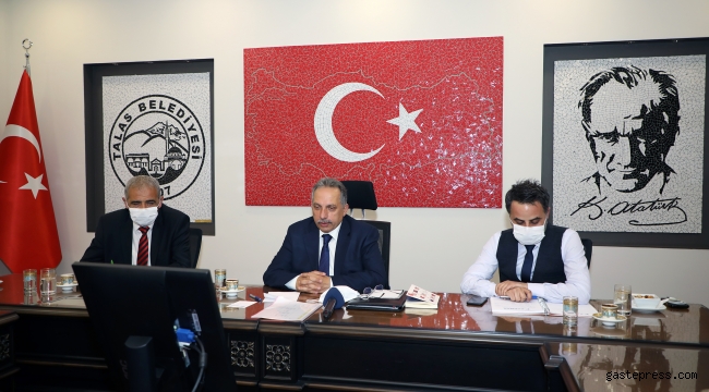 Talas Belediye Başkanı Mustafa Yalçın, Sosyal Medyadan Vatandaşlarla Sohbet Etti.