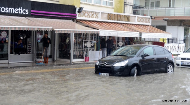 Ankara'da sağanak, su baskınlarına yol açtı