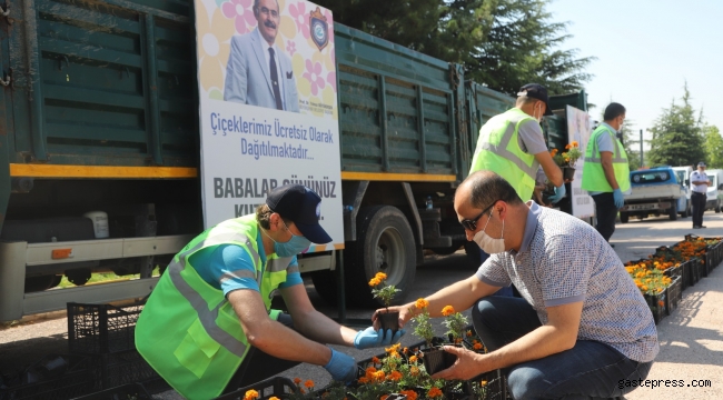 Babalar Gününde Çiçekler Eskişehir Büyükşehir Belediyesi'nden