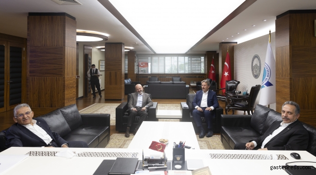 Başkan Büyükkılıç, Melikgazi, Kocasinan ve Talas başkanları ile bir araya geldi