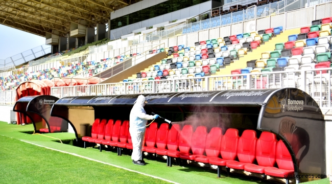 Bornova'da tüm spor tesisleri dezenfekte edildi