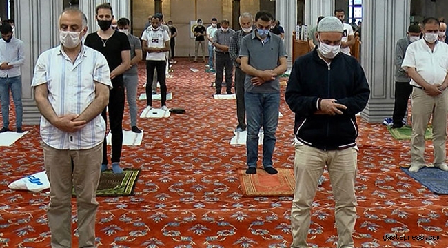 Diyanet İşleri Başkanı Erbaş açıkladı: Camileri cemaatle namaza açıyoruz!