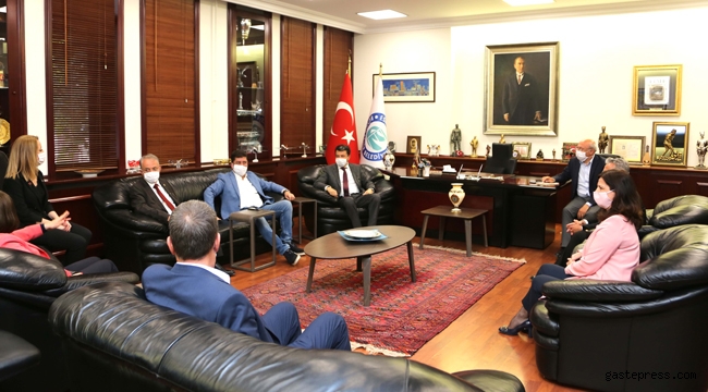 Eskişehir'de CHP Heyeti Büyükşehir Belediyesi'ni Ziyaret Etti!