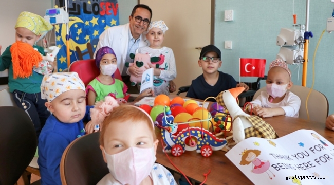 Güçlü Babalara İyilik Dolu Hediyeler LÖSEV’DE