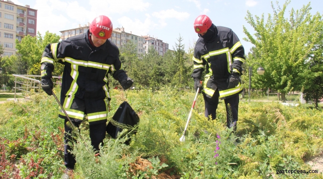 Kayseri'de itfaiyenin 'Yılan Yakalama Timi' iş başında