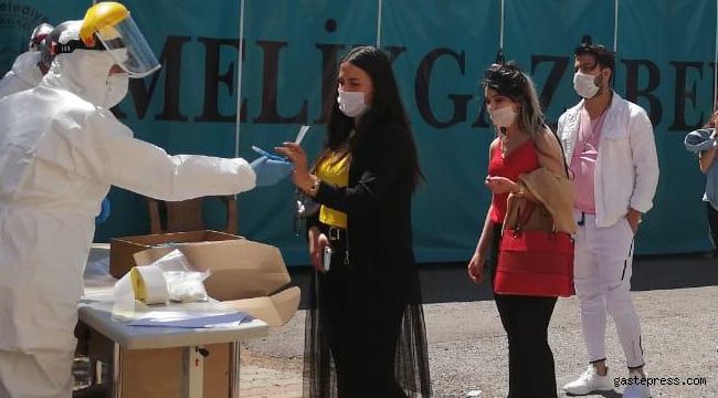 Kayseri'de kalfanın testi pozitif çıktı, tüm berber ve kuaförler testten geçti!