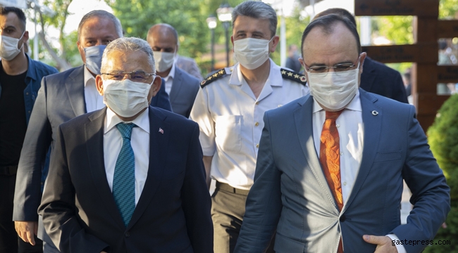 Kayseri'de Memduh Başkan "Elazığ'ımızı Şanslı Olarak Görüyorum!"