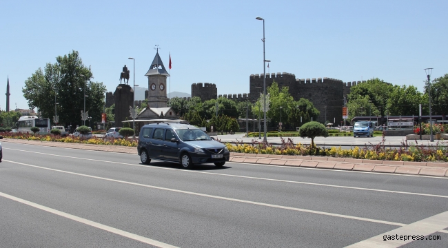 Kısıtlama kaldırıldı, Kayseri'de sokaklar yine boş kaldı