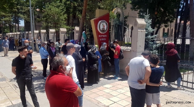 YKS'de AYT sınavı sona erdi