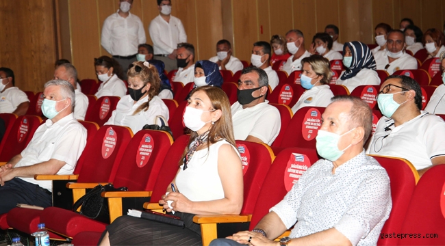 Adana'da, Şoförlere mesaj; “Vatandaştan bir merhabayı ve tebessümü esirgemeyin!“ 