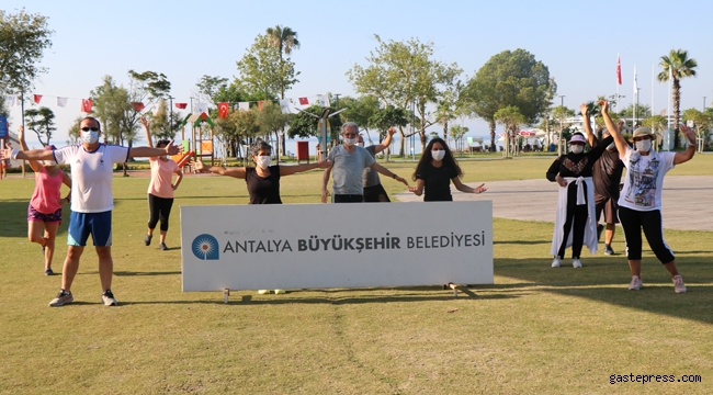 Antalya'da Sosyal mesafeli sabah sporu!