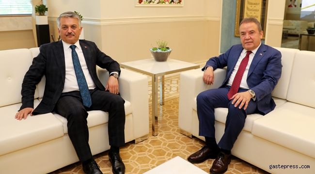 Antalya'da Vali Yazıcı'dan Başkan Böcek'e iadeyi ziyaret!