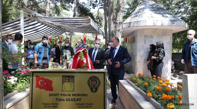 Başkan Büyükkılıç Polis Şehidimiz Anma Programına Katıldı!