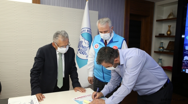 Başkan Büyükkılıç'tan Diyanet Vakfı'na Kurban Bağışı!