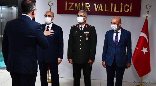 Başkan Tunç Soyer, İzmir Valiliği'ndeki bayramlaşma törenine katıldı!