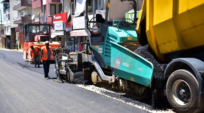 Bornova’da yollar yenileniyor!