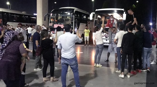 Böyle giderse sokağa çıkma yasağı dahil eski tedbirler geri gelebilir!