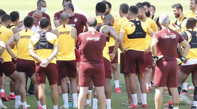 Galatasaray'a gözyaşlarıyla veda etti!