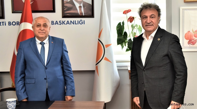 İzmir Bornova'da Başkan İduğ’dan AK Parti’ye hayırlı olsun ziyareti!