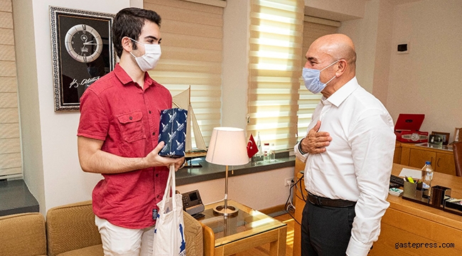 İzmir Büyükşehir Belediye Başkanı Tunç Soyer, YKS Türkiye birincisini ağırladı!