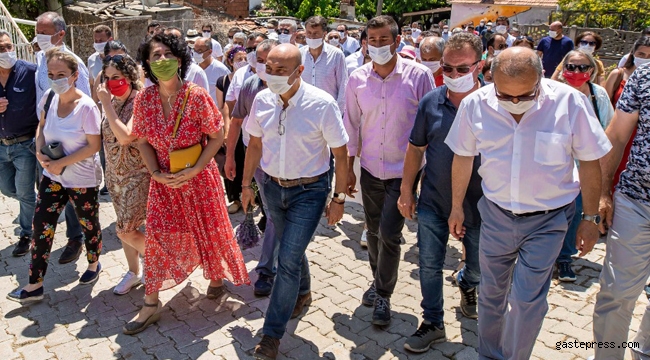 İzmir'de Başkan Tunç Soyer Seferihisar’daki ilk lavanta hasadına katıldı!
