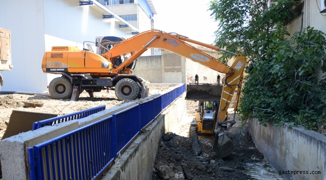 İzmir'de, Çitlembik Deresi’nde taşkınlara karşı önlem alınıyor!