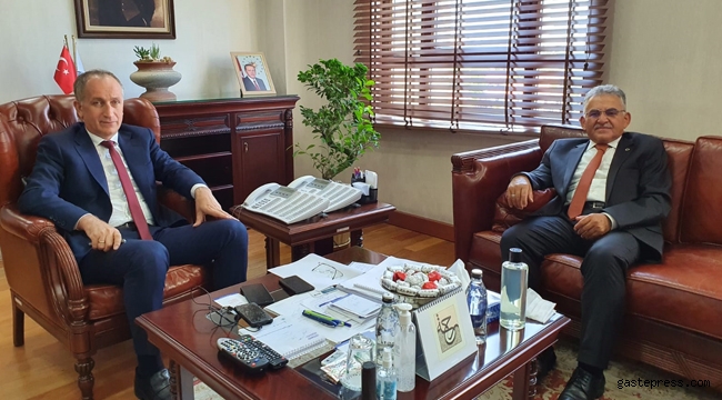 Kayseri'de Başkan Büyükkılıç "Erciyes" için protokol imzaladı!