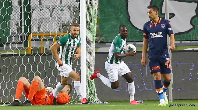 Konyaspor'dan, Başakşehir'in şampiyonluğuna rötar!