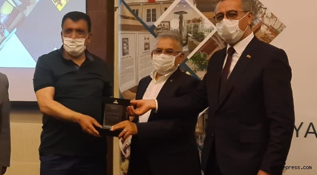 Memduh Başkan, Hem TKB encümeni'ne Seçildi Hem de Kayseri'ye Ödülle Döndü!