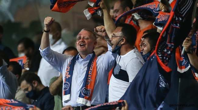 Süper Lig'in 2019-2020 sezonunda şampiyon Medipol Başakşehir oldu!