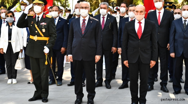 30 Ağustos kutlamalarına katılan İzmir Büyükşehir Belediye Başnaı Tunç Soyer “Muğla'dan İzmir'e pasaportla geliyor olabilirdik”