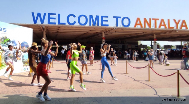 Antalya'ya bugün 20 bin Rus turist gelecek!