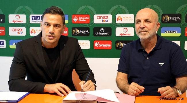 Aytemiz Alanyaspor’un yeni teknik direktörü Çağdaş Atan oldu!